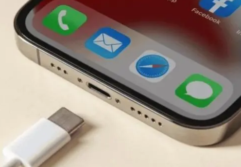 辽阳苹果15维修分享iPhone15改USB-C接口后能和安卓用户互借充电器吗 